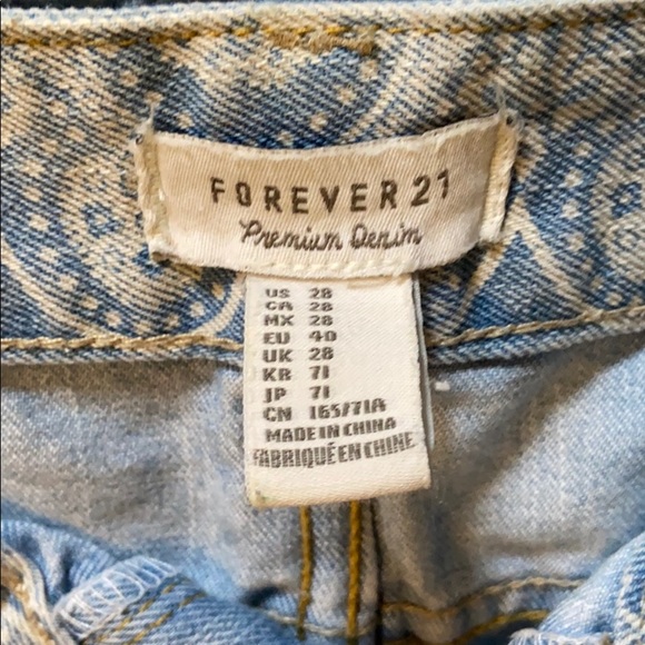 High rise distressed denim shorts - Picture 3 of 3